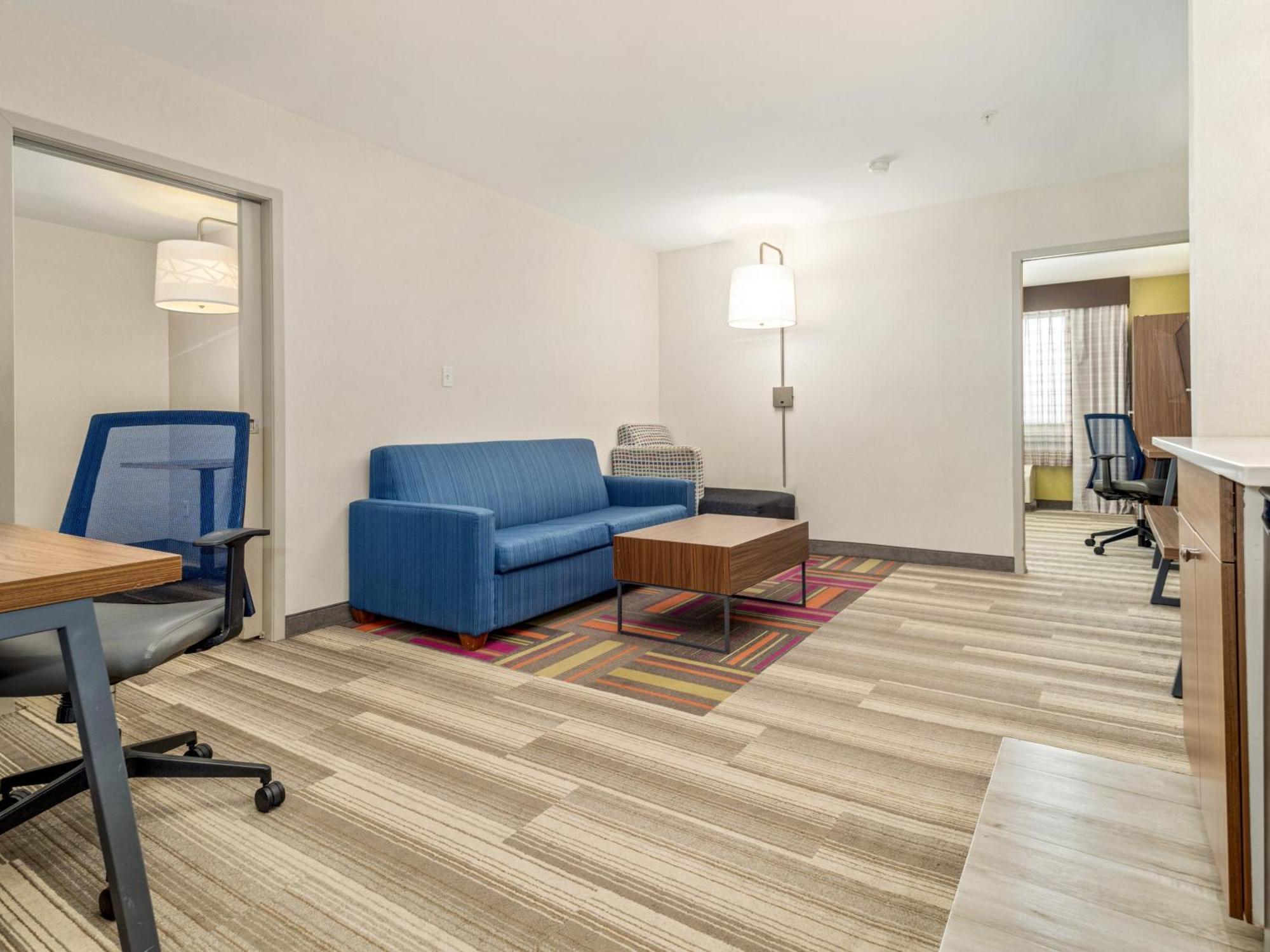 Holiday Inn Express & Suites Medicine Hat By Ihg Eksteriør bilde