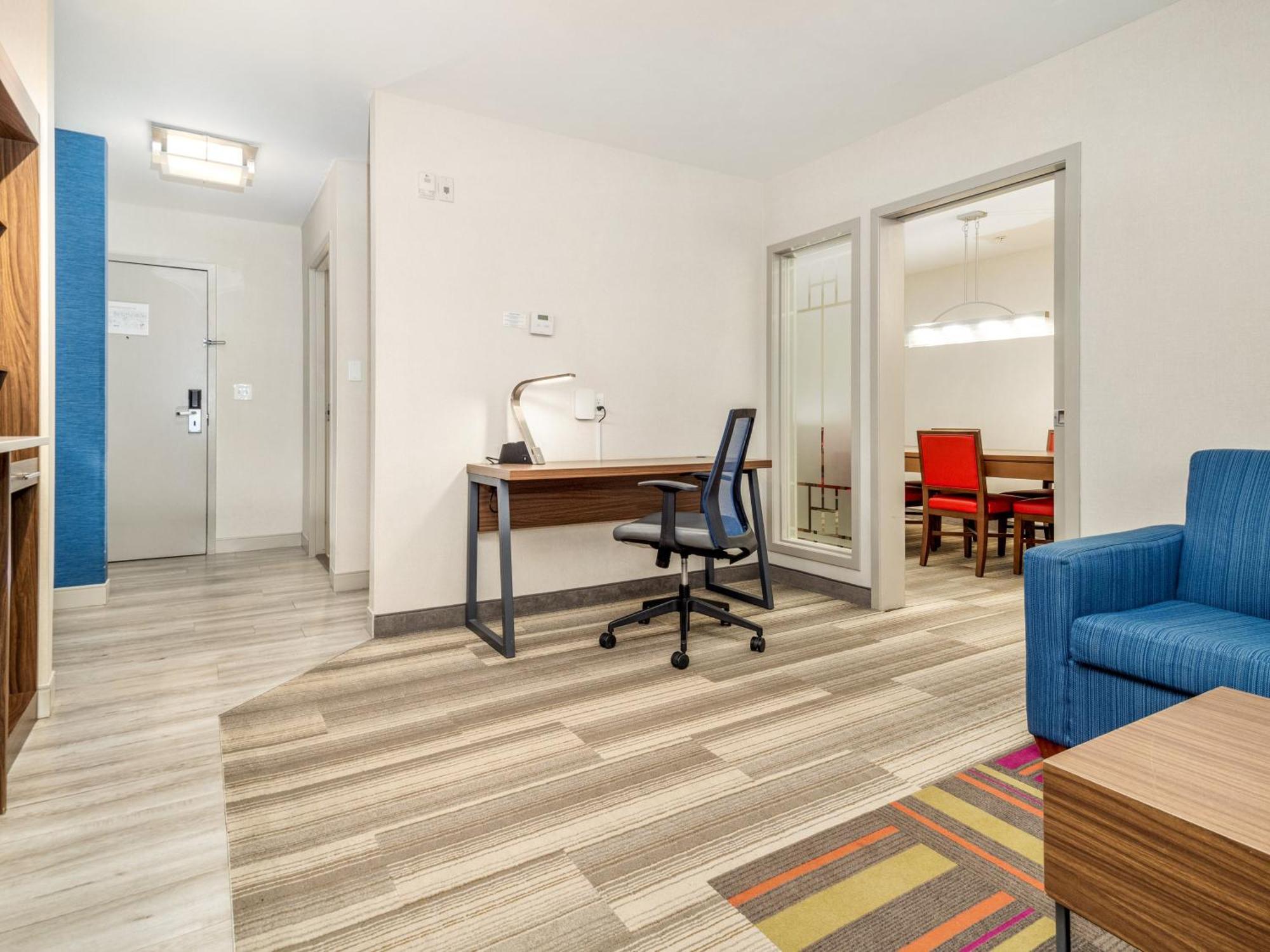 Holiday Inn Express & Suites Medicine Hat By Ihg Eksteriør bilde