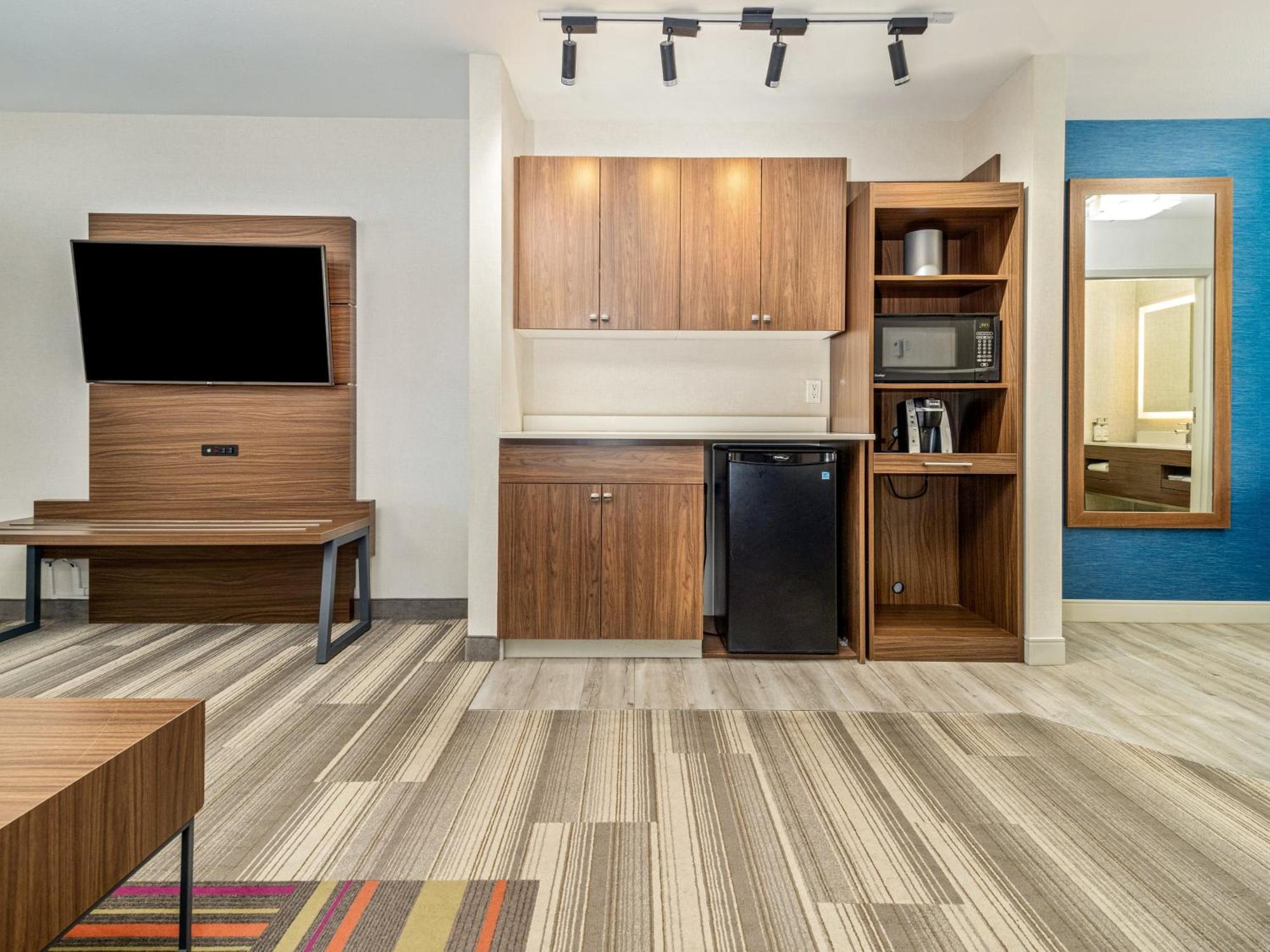 Holiday Inn Express & Suites Medicine Hat By Ihg Eksteriør bilde