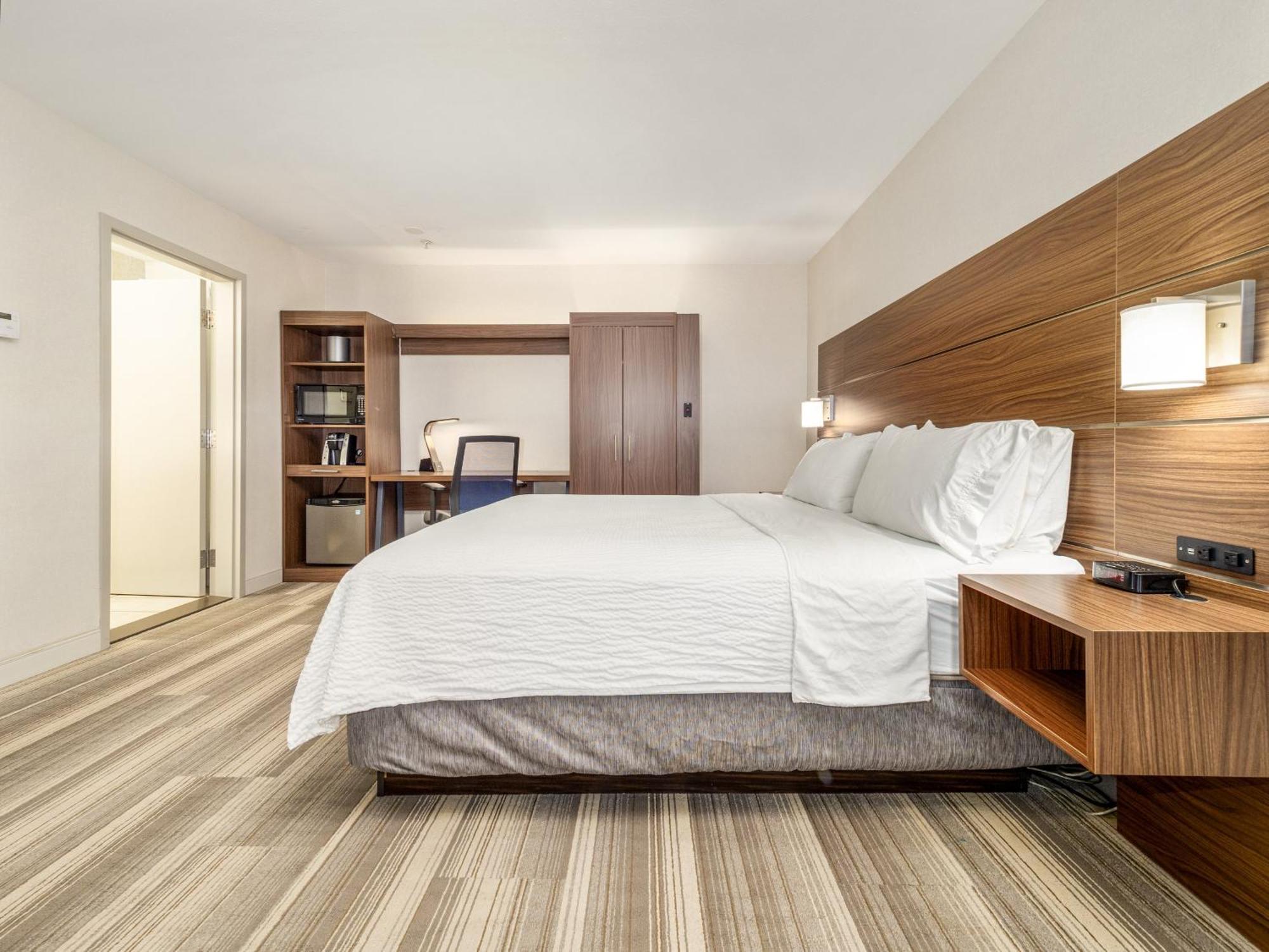 Holiday Inn Express & Suites Medicine Hat By Ihg Eksteriør bilde