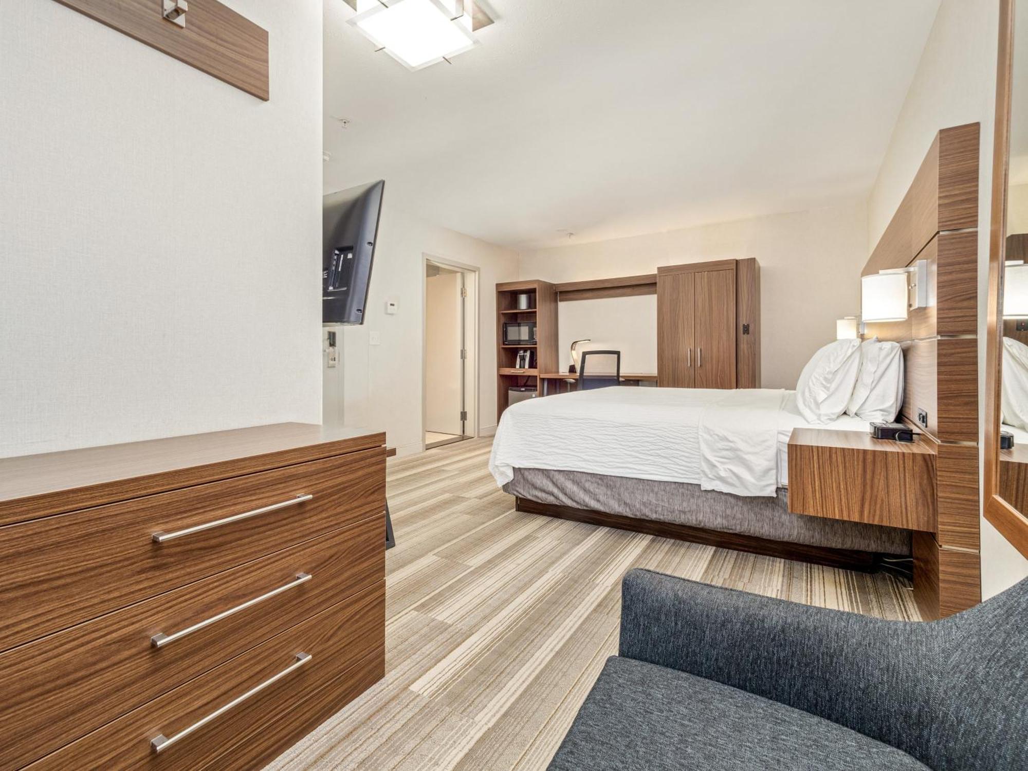 Holiday Inn Express & Suites Medicine Hat By Ihg Eksteriør bilde
