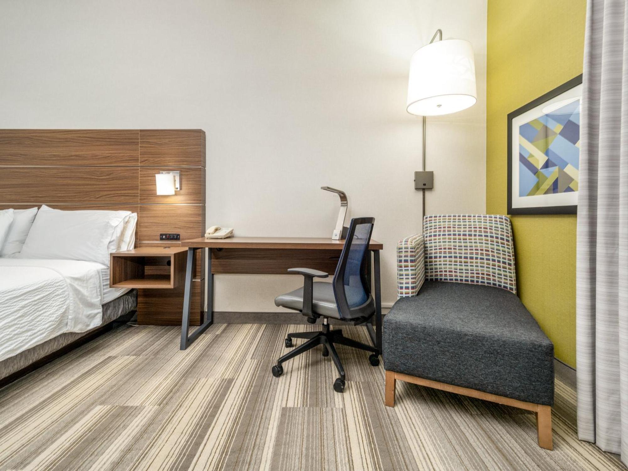 Holiday Inn Express & Suites Medicine Hat By Ihg Eksteriør bilde