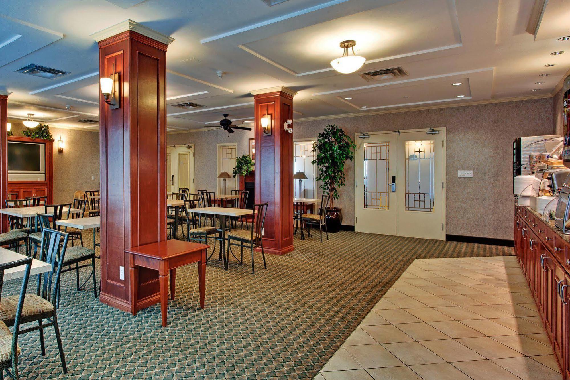 Holiday Inn Express & Suites Medicine Hat, An Ihg Hotel Restaurant bilde